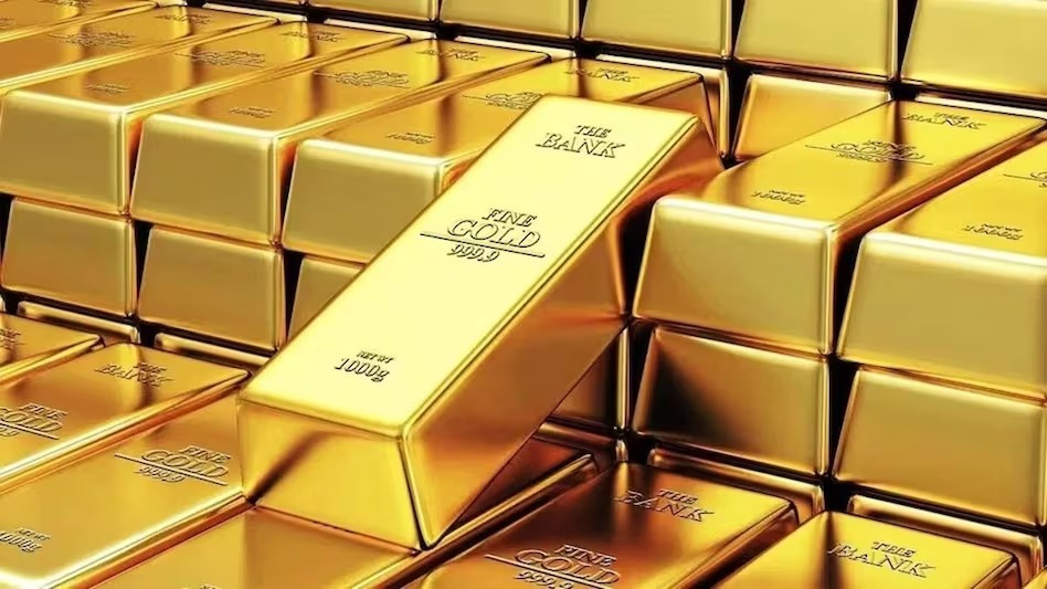 Giá vàng thế giới đã giảm xuống mức thấp nhất trong vòng 6 tháng khi nhà đầu tư đồng loạt rút vốn khỏi kim loại quý để chuyển sang các tài sản có khả năng sinh lời cao hơn. Ảnh: FT. gold-1-0-sixteen-nine.jpg