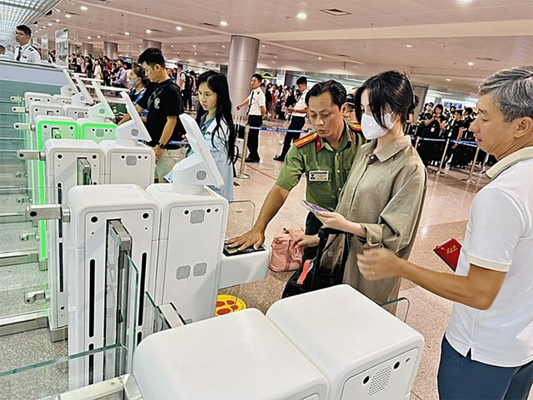 Hoàn thiện quy định về hoàn thành nghĩa vụ nộp thuế trong trường hợp xuất cảnh - Ảnh minh họa - VGP Hoàn thiện quy định về hoàn thành nghĩa vụ nộp thuế trong trường hợp xuất cảnh - Ảnh minh họa - VGP