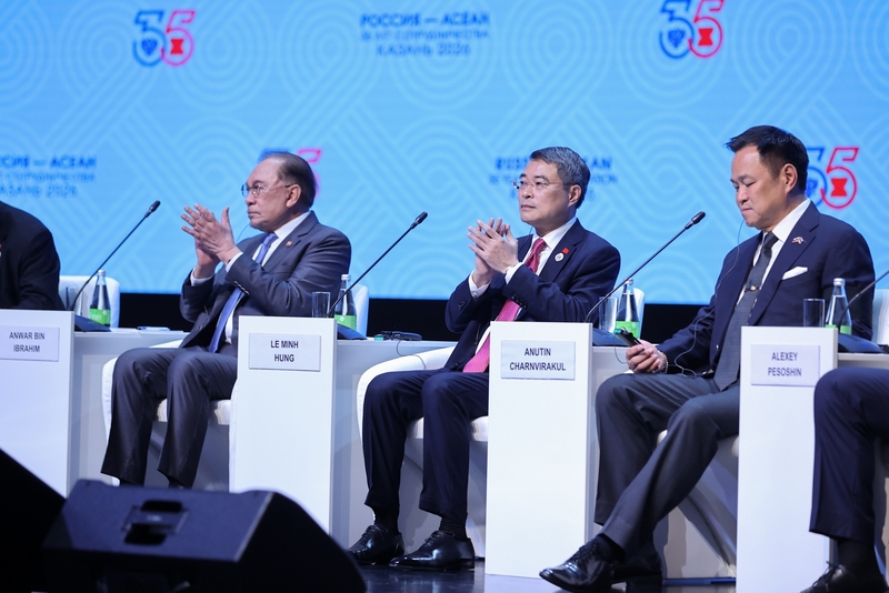 Thủ tướng Lê Minh Hưng cùng lãnh đạo các nước tham dự Lễ Khai mạc Diễn đàn Kinh doanh ASEAN-Nga - Ảnh VGP/Nhật Bắc
