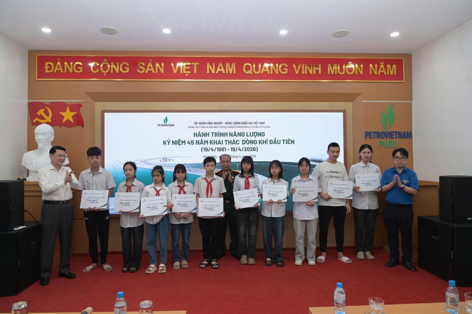 Tri ân quá khứ, tiếp lửa niềm tin