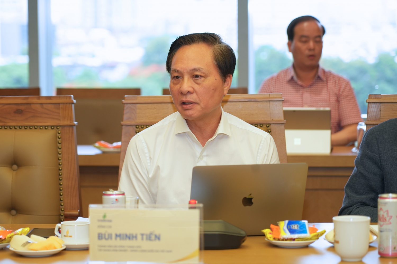 Thành viên HĐTV Petrovietnam Bùi Minh Tiến phát biểu tại buổi làm việc Thành viên HĐTV Petrovietnam Bùi Minh Tiến phát biểu tại buổi làm việc