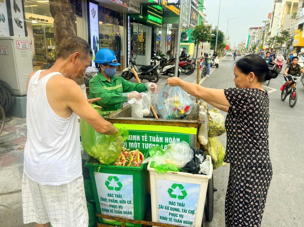Nhờ tích cực tuyên truyền, ý thức phân loại rác tại nguồn của người dân đã có những chuyển biến rõ rệt. 4.jpg