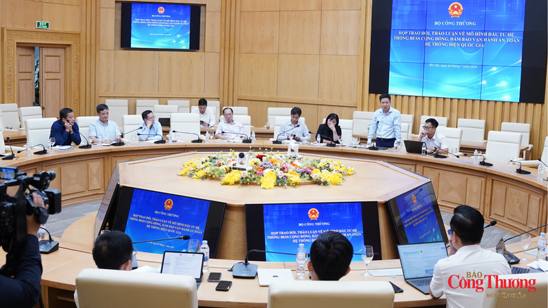 Toàn cảnh cuộc họp.