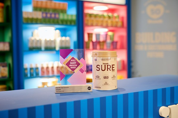 Vượt qua nhiều đối thủ lớn trên thế giới, Vinamilk Sure Prevent Gold vừa xuất sắc được vinh danh là