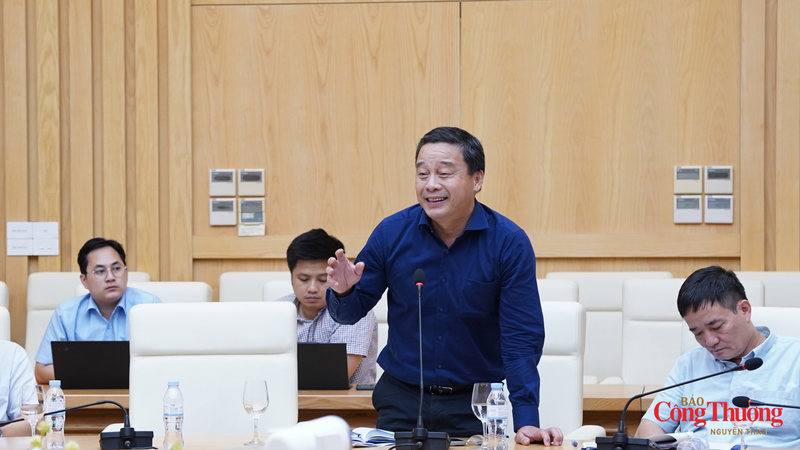 Ông Lê Hữu Danh - Phó Tổng Giám đốc Tổng Công ty Điện lực miền Trung.