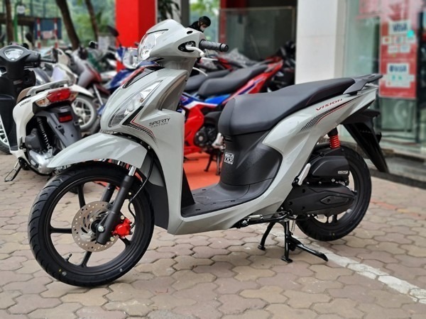Giá bán thực tế Honda Vision tiếp tục cao hơn giá niêm yết, dao động từ khoảng 33,5-41,5 triệu đồng. Ảnh: Honda Việt Nam