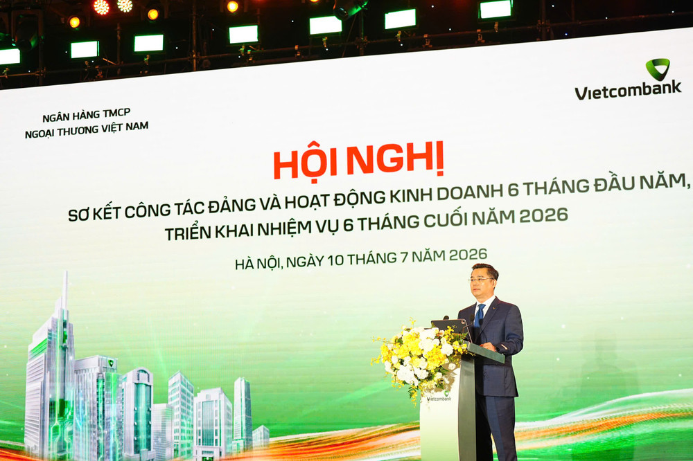 Ông Nguyễn Thanh Tùng - Đại biểu Quốc hội khóa XVI, Bí thư Đảng ủy, Chủ tịch HĐQT Vietcombank phát biểu khai mạc hội nghị 1.jpg