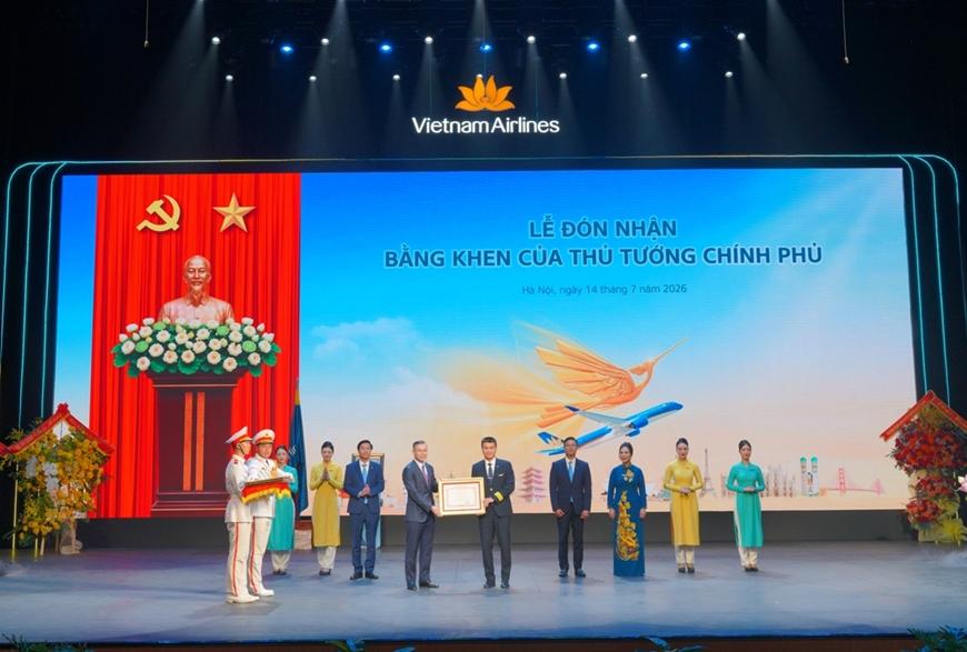 Vietnam Airlines đón nhận Huân chương Lao động hạng Ba và Bằng khen của Thủ tướng Chính phủ