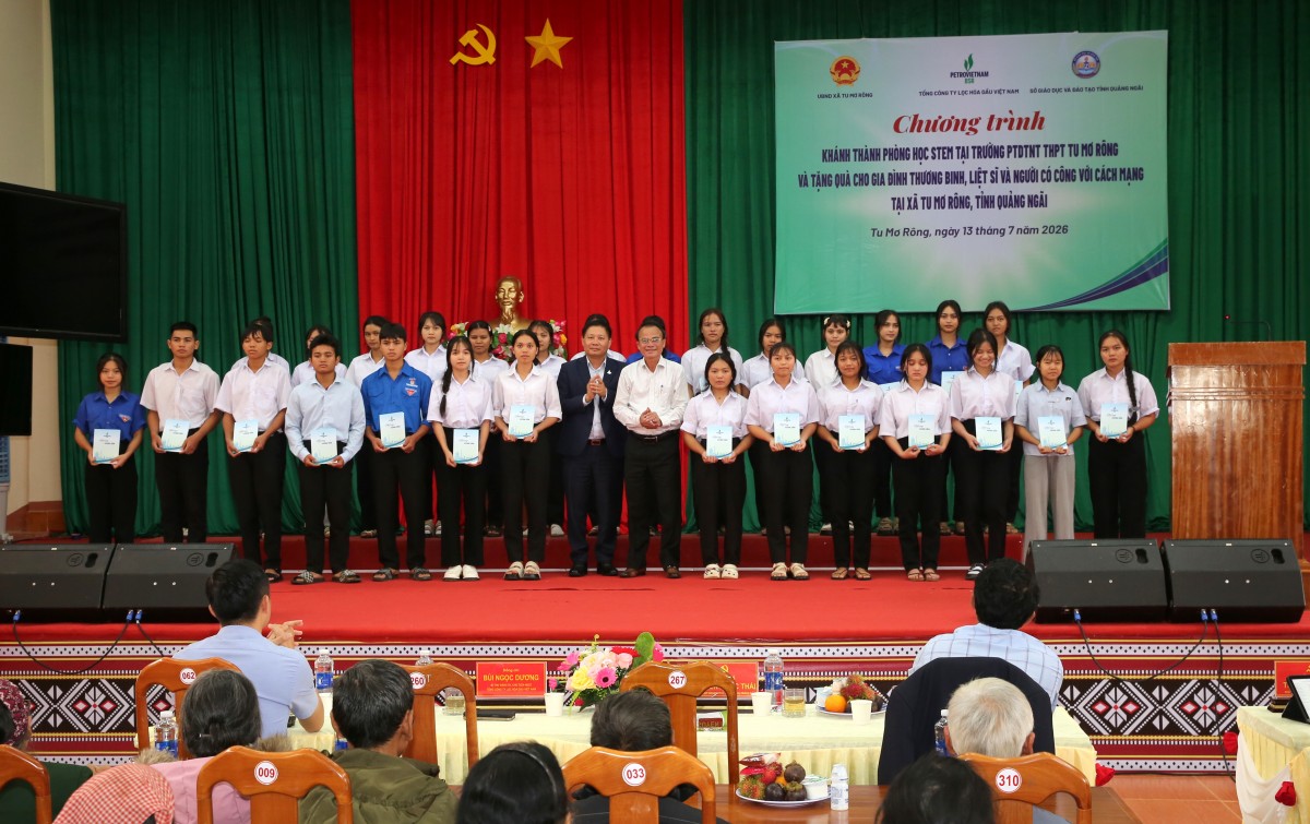 BSR thực hiện chuỗi hoạt động an sinh xã hội và tài trợ giáo dục tại Quảng Ngãi BSR thực hiện chuỗi hoạt động an sinh xã hội và tài trợ giáo dục tại Quảng Ngãi