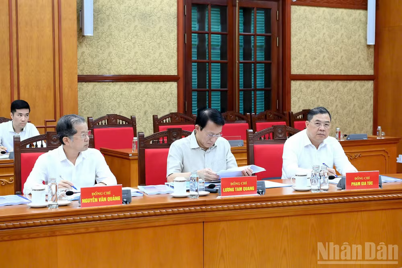 Các đồng chí lãnh đạo tham dự cuộc làm việc. Ảnh: Đăng Khoa