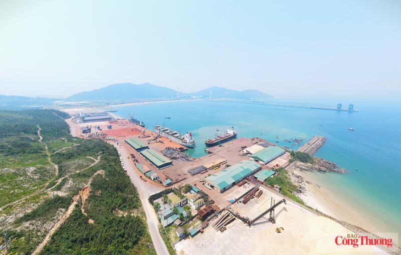 Một góc Khu kinh tế Vũng Áng. Ảnh: Trọng Tùng