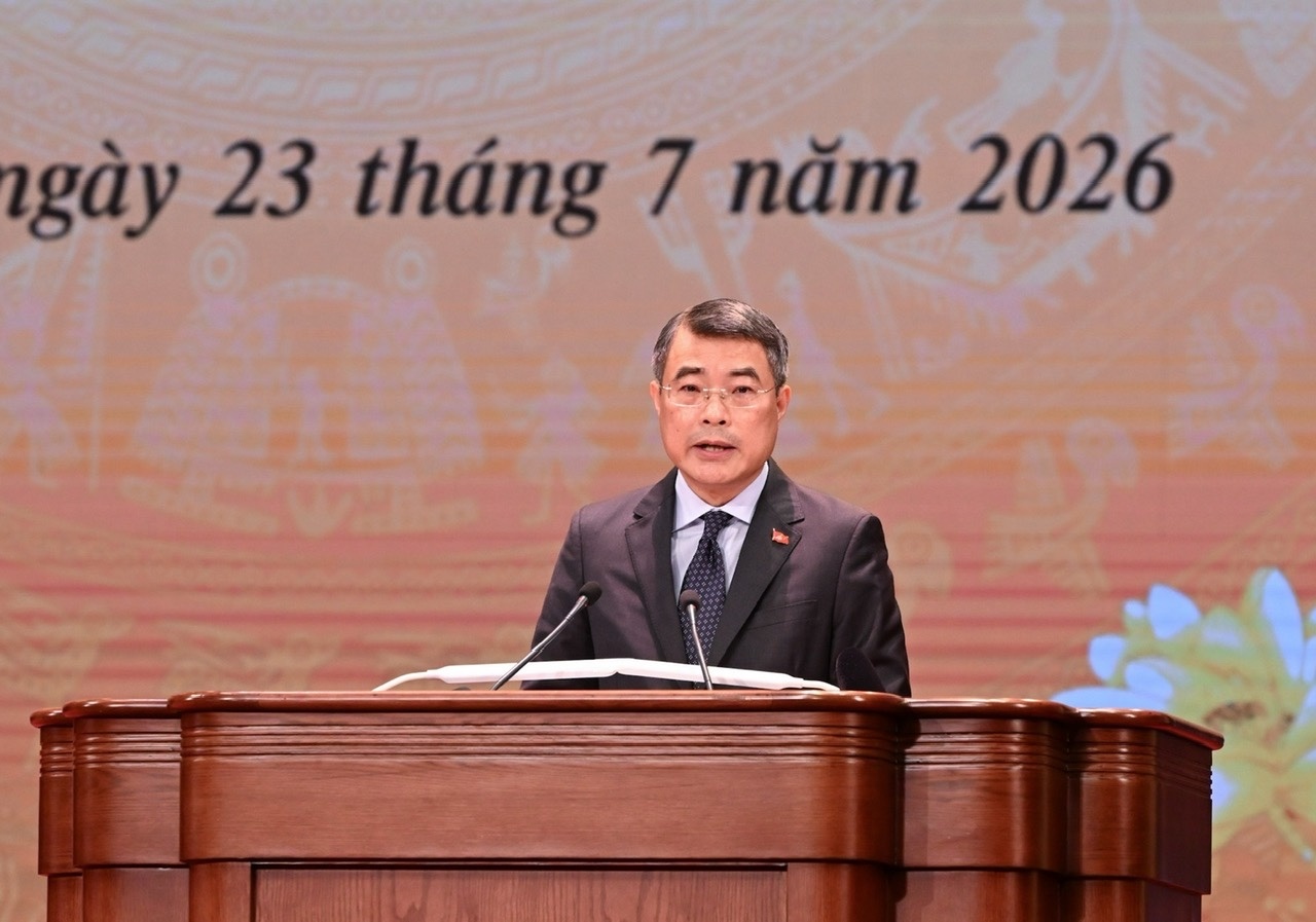 Petrovietnam trao tặng 25 tỷ đồng, chung tay chăm lo người có công với cách mạng Petrovietnam trao tặng 25 tỷ đồng, chung tay chăm lo người có công với cách mạng
