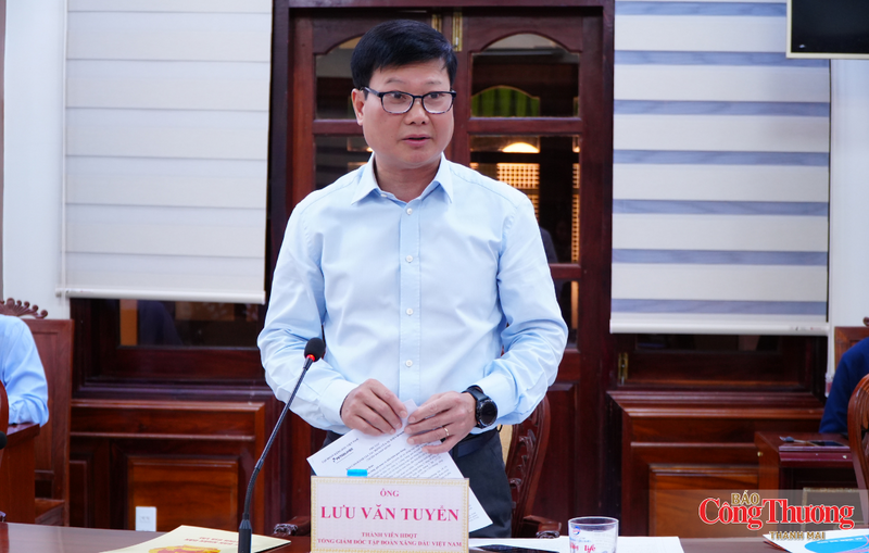 Tổng Giám đốc Tập đoàn Xăng dầu Việt Nam Lưu Văn Tuyển phát biểu tại buổi làm việc.