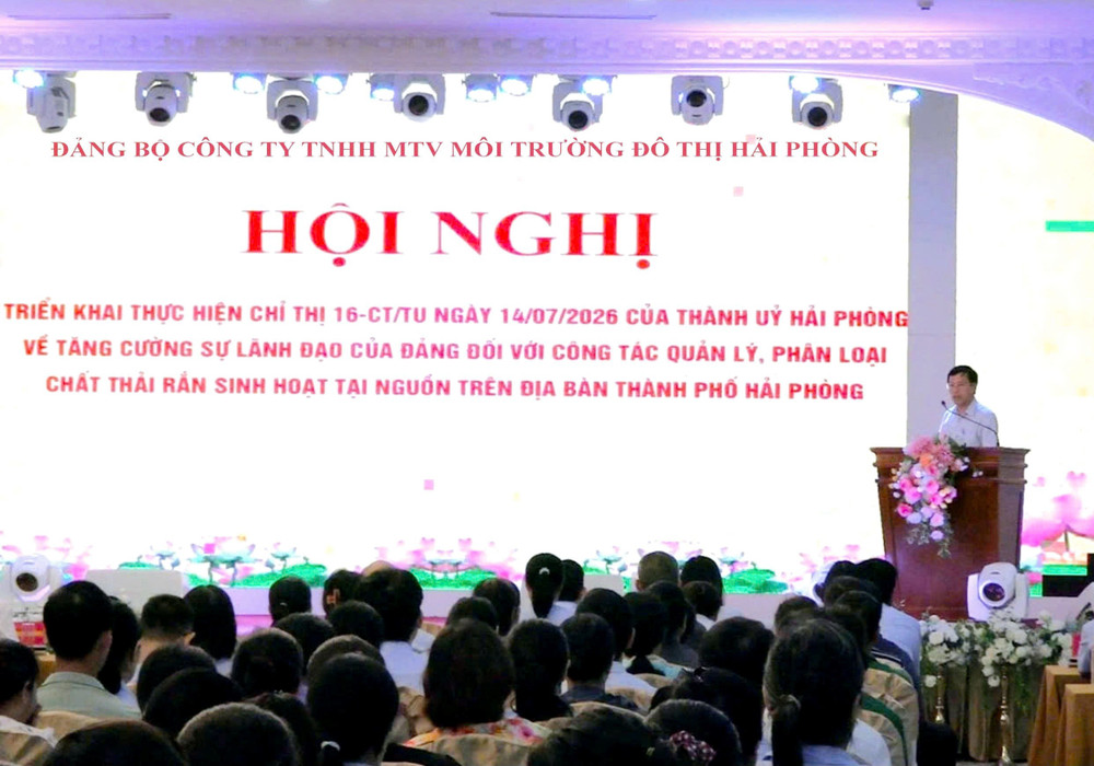 Ông Lê Ngọc Biên, Bí thư Đảng ủy, Chủ tịch Công ty phát biểu chỉ đạo tại hội nghị. Ảnh: Công ty MTĐT Hải Phòng. 1-484.jpg