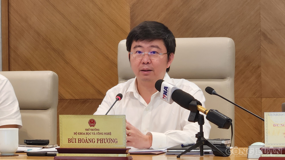Thứ trưởng Bộ Khoa học và Công nghệ Bùi Hoàng Phương phát biểu tại họp báo - Ảnh: Phùng Thọ. clo_br_1000056091.jpg