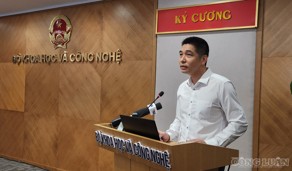 Đại viện Vụ Kinh tế số và Xã hội số phát biểu tại họp báo - Ảnh: Phùng Thọ. clo_br_1000056076.jpg