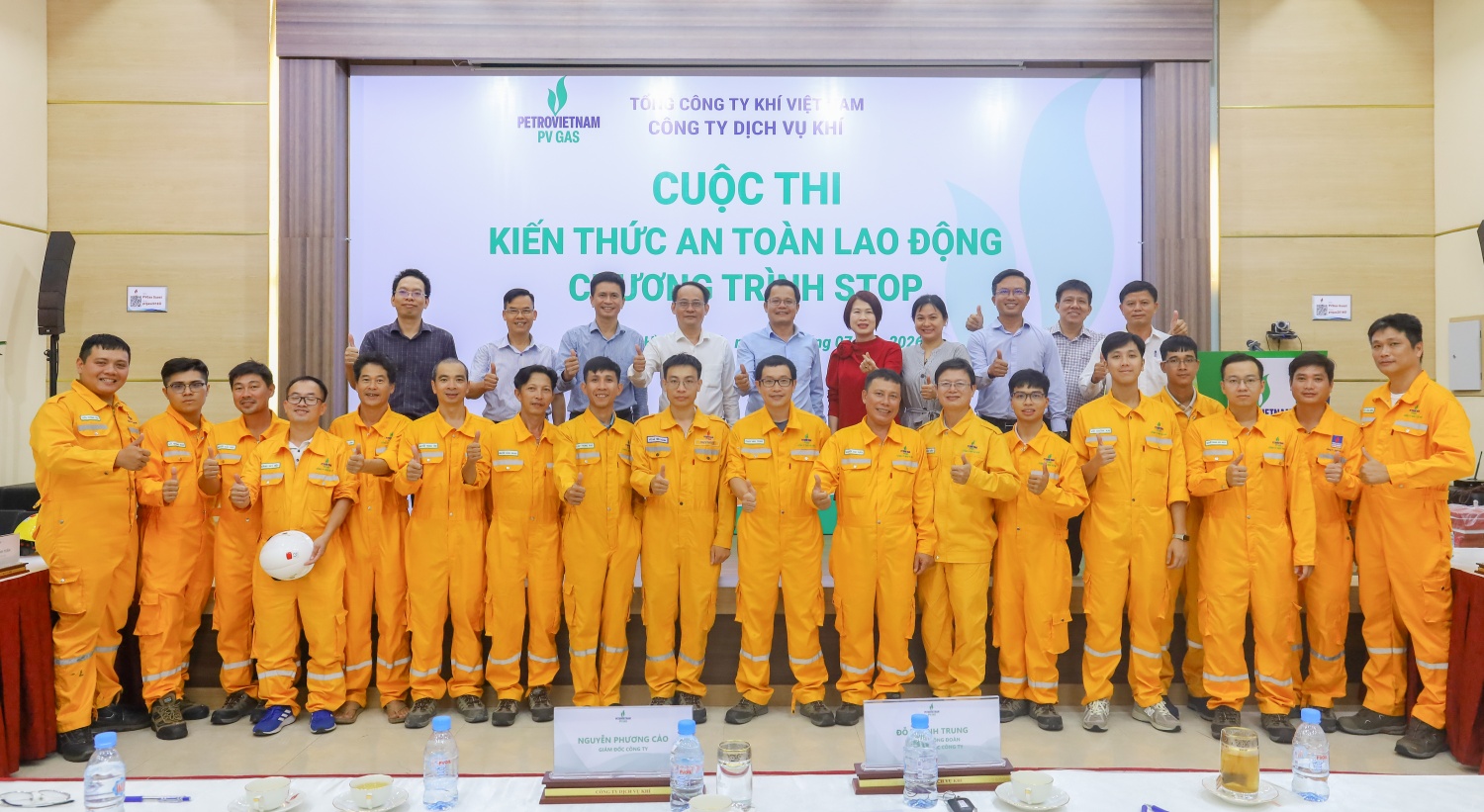 Các đại biểu và thí sinh tại Cuộc thi Các đại biểu và thí sinh tại Cuộc thi