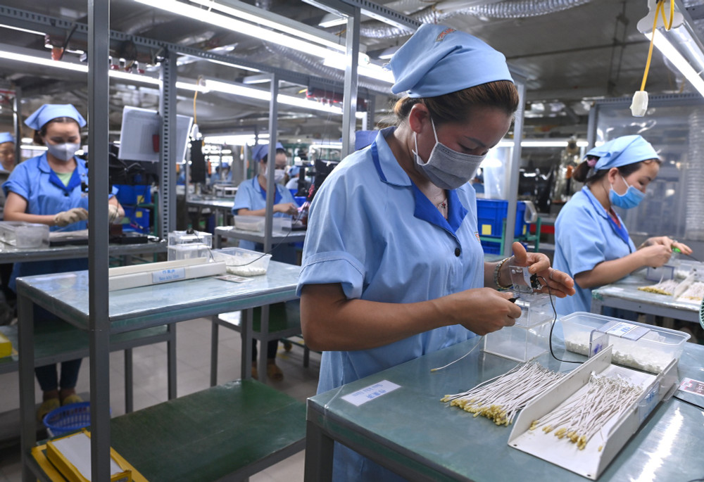 khu vực phi chính thức không phải là phần “bên lề” của nền kinh tế, mà là một bộ phận kinh tế có quy mô đáng kể. Ảnh minh hoạ: H.Anh skvn-6.jpg