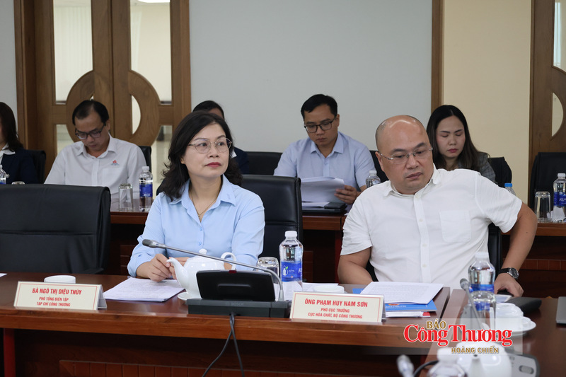 Các đại biểu tham dự hội nghị