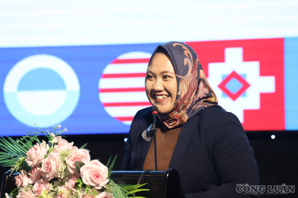 Bà Eci Ernawati, Quản lý Dự án AIM ASEAN của ASEAN Foundation. clo_br_img-0968.jpg