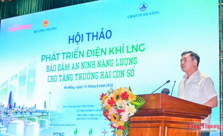 Thứ trưởng Nguyễn Sinh Nhật Tân phát biểu khai mạc hội thảo.