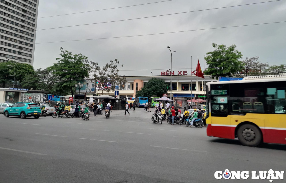 Phục vụ tốt nhu cầu đi lại của người dân Thủ đô dịp nghỉ lễ 2/9. congluan-cdn.congluan.vn-files-content-2023-04-28-_4120-nghi-le-304-15-ben-xe-khach-tai-ha-noi-bat-dau-nhon-nhip-134017130.jpg