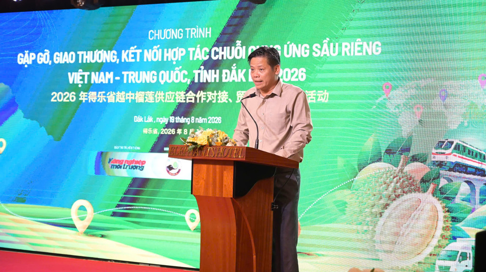 Ông Lưu Húc, Giám đốc kinh doanh thị trường nước ngoài, Liên hiệp Hợp tác xã Cung ứng và Tiêu thụ Quảng Tây China Coop trao đổi các giải pháp về chất lượng, truy xuất nguồn gốc, logistics và phát triển chuỗi cung ứng sầu riêng Việt Nam - Trung Quốc daklak.jpg