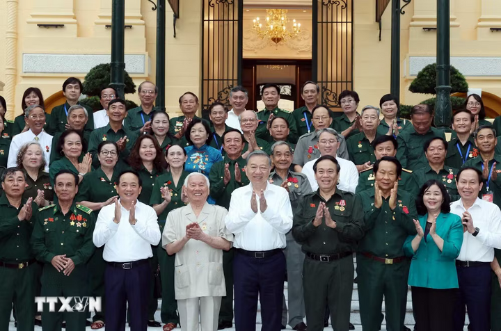 Tổng Bí thư, Chủ tịch nước Tô Lâm và các đại biểu. Ảnh: Thống Nhất/TTXVN