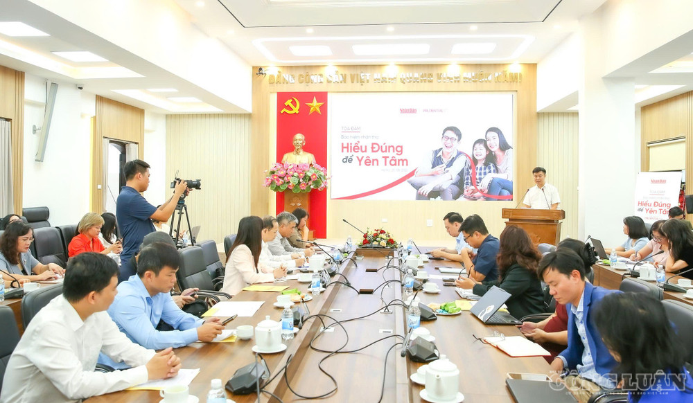 Toàn cảnh tọa đàm “Bảo hiểm nhân thọ: Hiểu đúng để yên tâm”, với sự tham dự của đại diện cơ quan quản lý, chuyên gia, hiệp hội, doanh nghiệp và các cơ quan báo chí. clo_br_2aoboqtuxluqp5bzxjkptkexihwzcmtz2lxwmzew.jpg