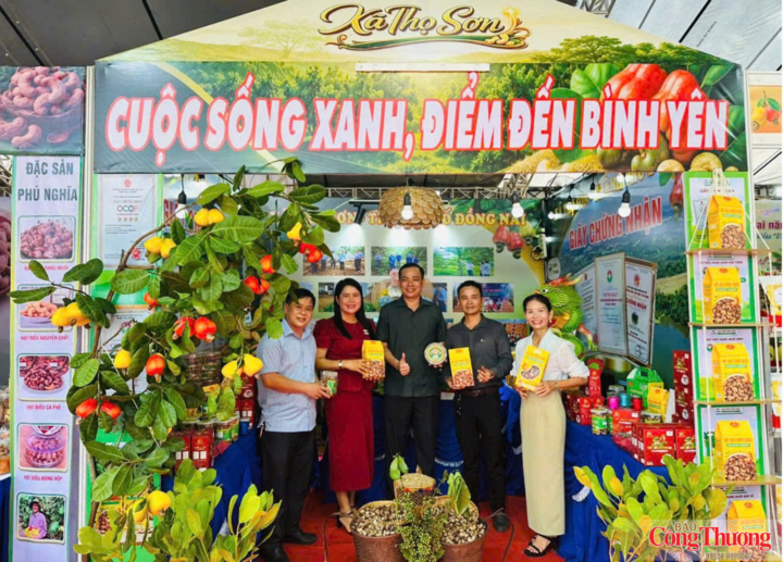 Gian hàng OCOP xã Thọ Sơn tại Lễ hội Quả Điều vàng 2026