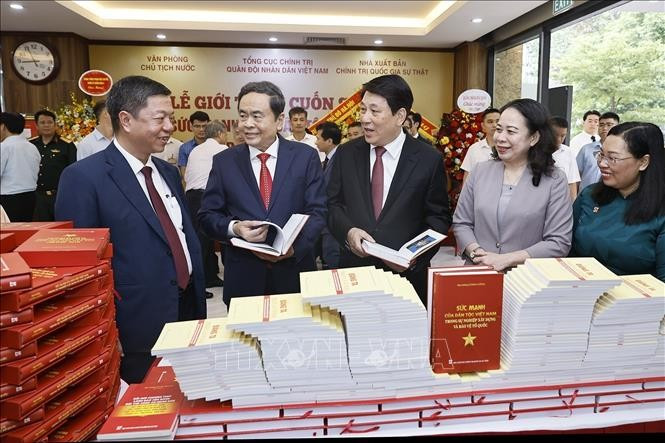 Chủ tịch Quốc hội Trần Thanh Mẫn dự Lễ giới thiệu sách. Ảnh: TTXVN.