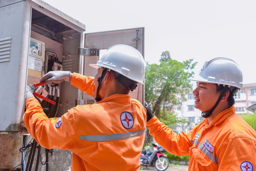 Ưu tiên tuyệt đối kế hoạch cấp điện an toàn, ổn định cho các địa điểm, khu vực diễn ra hoạt động chính trị, văn hóa, nghệ thuật, vui chơi, giải trí. 1772437000050-8766956202400903258-g7791724311058083537-1c28415a6a609040983bb1e99d657c5f.jpg