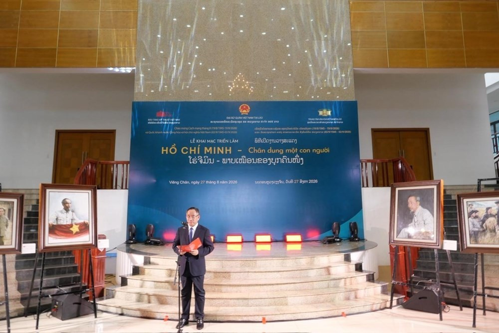 Giám đốc Bảo tàng Mỹ thuật Việt Nam Nguyễn Anh Minh phát biểu tại sự kiện Giám đốc Bảo tàng Mỹ thuật Việt Nam Nguyễn Anh Minh phát biểu tại sự kiện