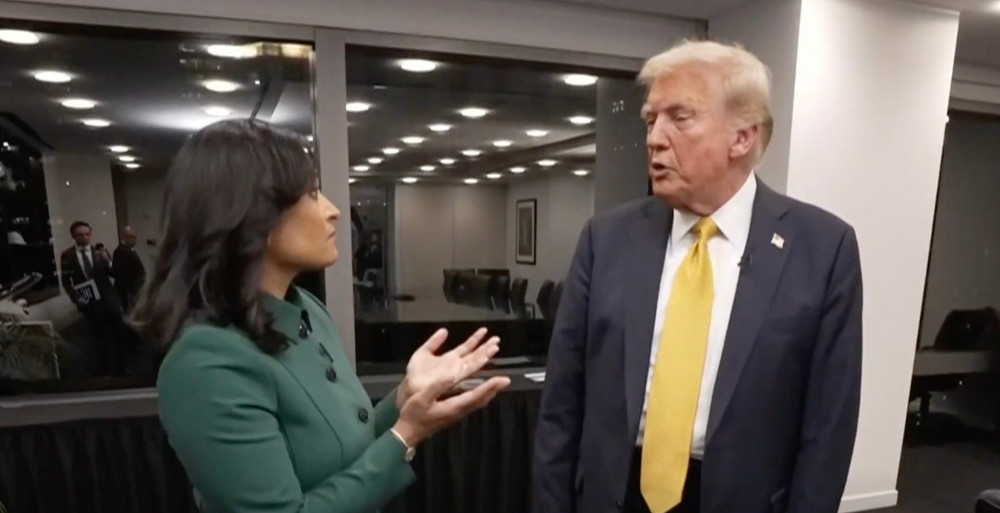 Nữ nhà báo Kristen Welker trong một lần phỏng vấn Tổng thống Trump. Ảnh chụp màn hình. screenshot-2026-08-31-at-100523.jpg