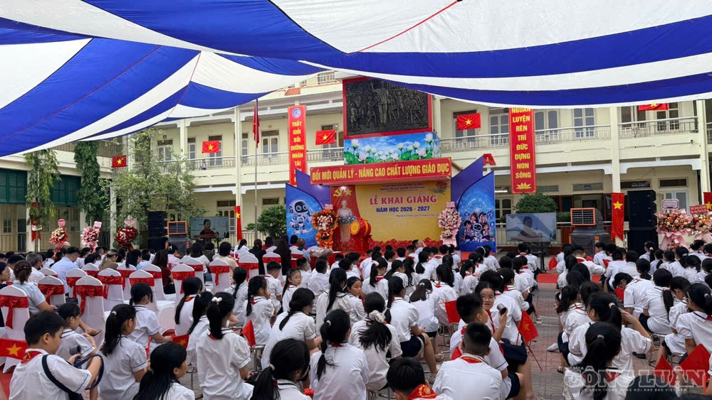 Trường Tiểu học Nguyễn Thị Minh Khai đã chuẩn bị chu đáo cho lễ khai giảng trực tiếp và trực tuyến năm học 2026-2027. clo_br_1000259170.jpg