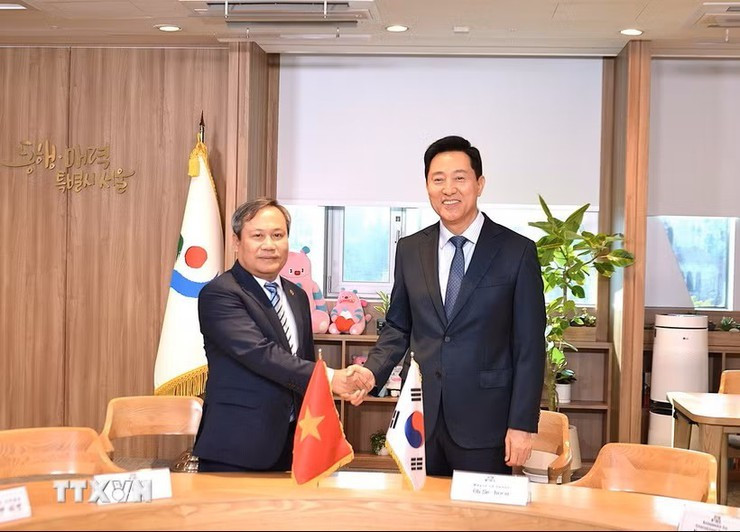 Chủ tịch UBND thành phố Hà Nội Vũ Đại Thắng làm việc với Thị trưởng Seoul Oh Se-hoon. Ảnh: TTXVN Chủ tịch UBND thành phố Hà Nội Vũ Đại Thắng làm việc với Thị trưởng Seoul Oh Se-hoon. Ảnh: TTXVN
