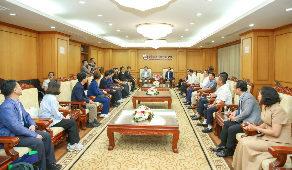 Cuộc gặp góp phần thúc đẩy các hoạt động giao lưu, trao đổi thường xuyên giữa hai Hội Nhà báo Việt Nam và Hàn Quốc. Ảnh: Sơn Hải. a1.jpg