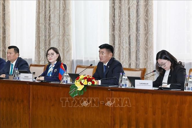 Chủ tịch Quốc hội Mông Cổ Sandag Byambatsogt phát biểu tại cuộc hội đàm với Chủ tịch Quốc hội Trần Thanh Mẫn. Ảnh: Doãn Tấn/TTXVN Chủ tịch Quốc hội Mông Cổ Sandag Byambatsogt phát biểu tại cuộc hội đàm với Chủ tịch Quốc hội Trần Thanh Mẫn. Ảnh: Doãn Tấn/TTXVN