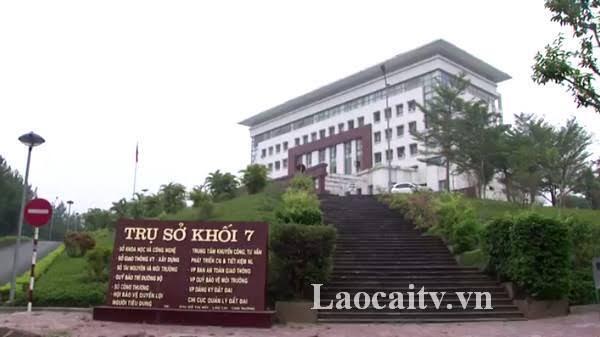 Chủ tịch UBND tỉnh Lào Cai yêu cầu các sở, ngành, đơn vị, các xã, phường tiếp tục rà soát, quản lý, sử dụng hiệu quả trụ sở làm việc. Ảnh: Laocaitv.vn