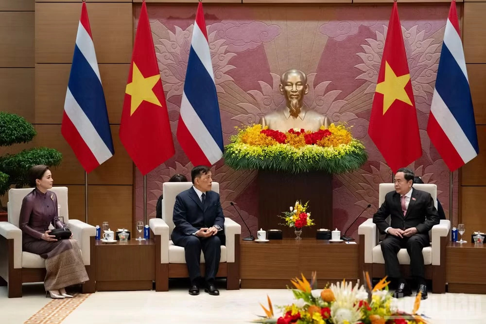 Chủ tịch Quốc hội Trần Thanh Mẫn hội kiến Nhà Vua Thái Lan Chủ tịch Quốc hội Trần Thanh Mẫn hội kiến Nhà Vua Thái Lan