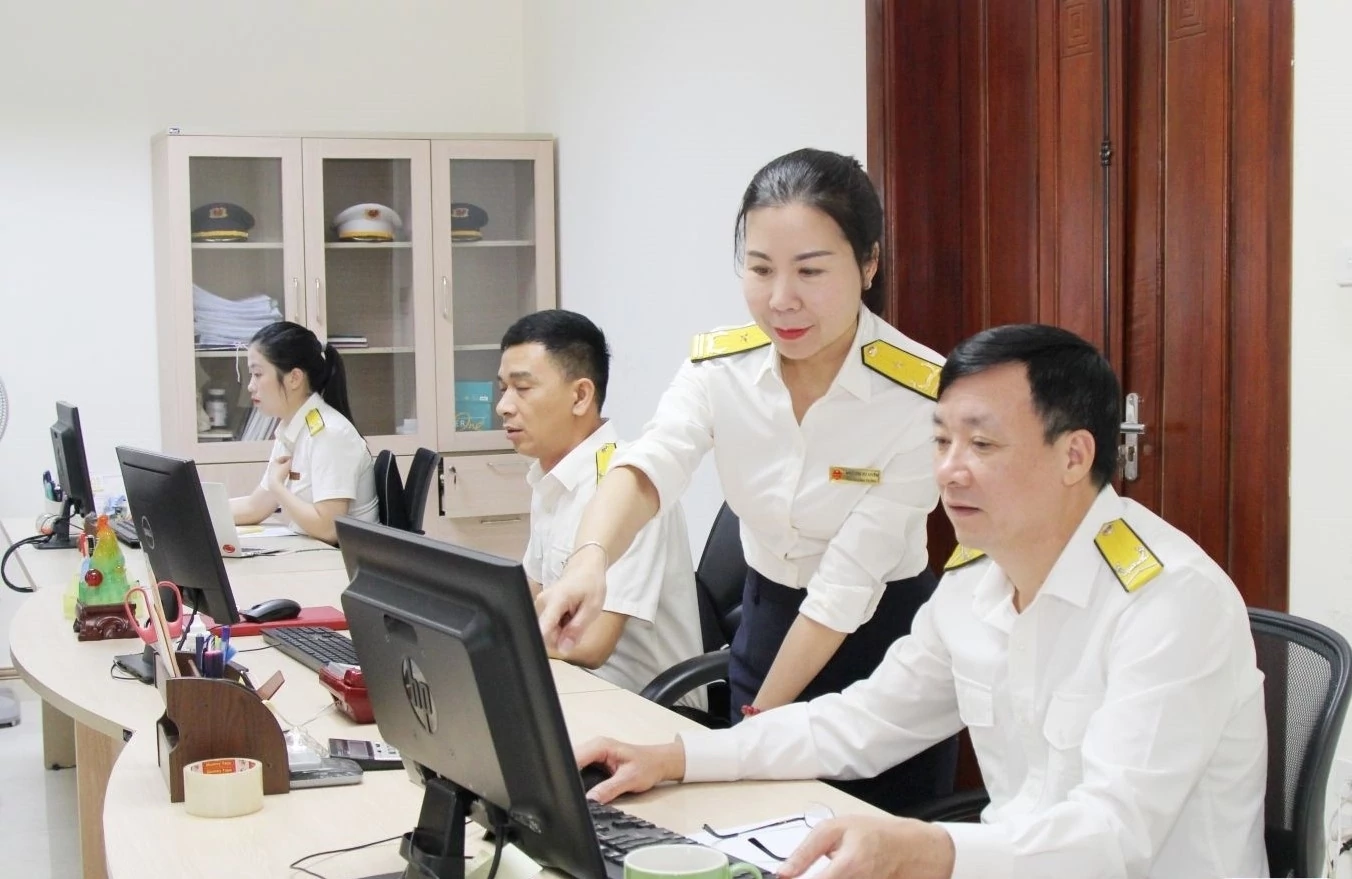 Hoạt động nghiệp vụ của công chức Thuế tỉnh Sơn La. Ảnh: Thuế tỉnh Sơn La. Hoạt động nghiệp vụ của công chức Thuế tỉnh Sơn La. Ảnh: Thuế tỉnh Sơn La.