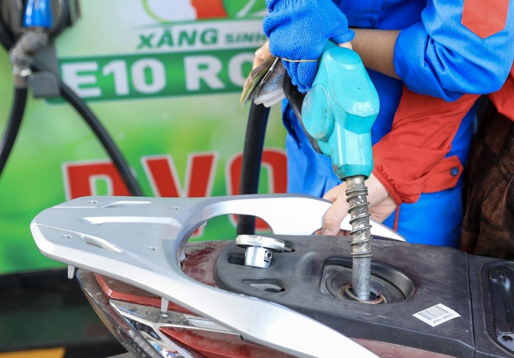 Điều chỉnh giá bán các mặt hàng xăng dầu từ 15h ngày 17/9 Điều chỉnh giá bán các mặt hàng xăng dầu từ 15h ngày 17/9