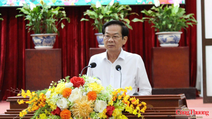 Ông Đỗ Thanh Bình - Bí thư Thành uỷ Cần Thơ phát biểu tại phiên họp.