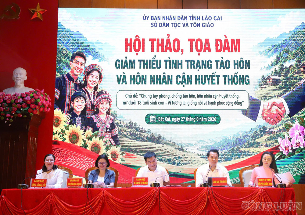 Từ phát hiện sớm các trường hợp có nguy cơ đến trực tiếp từng gia đình để vận động, Lào Cai đang đổi cách phòng, chống tảo hôn ở vùng đồng bào dân tộc thiểu số. Ảnh Thu Hương clo_br_toa-dam-bat-xat.jpg