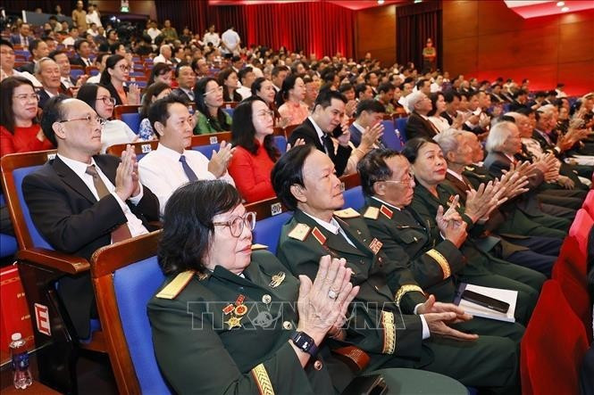 Đại biểu dự Lễ kỷ niệm. Ảnh: Doãn Tấn/TTXVN Đại biểu dự Lễ kỷ niệm. Ảnh: Doãn Tấn/TTXVN