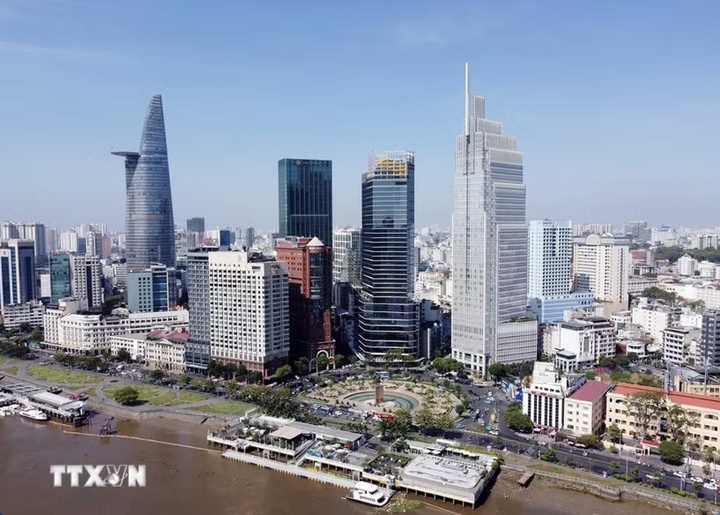TP. Hồ Chí Minh thiết lập “Luồng xanh hành chính” nhằm cắt giảm thủ tục, thu hút các dòng vốn đầu tư công nghệ cao.