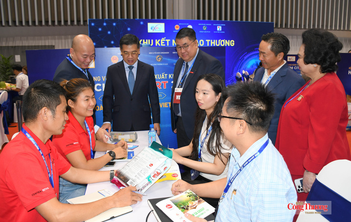 TP. Hồ Chí Minh đẩy mạnh xúc tiến thương mại số, ra mắt các nền tảng dùng dữ liệu, AI để nối dài hội chợ, kết nối doanh nghiệp với người mua.