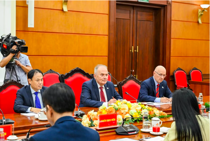 Chủ tịch Thürmer Gyula khẳng định kiên định chủ nghĩa Mác-Lênin là lựa chọn đúng đắn của các đảng cộng sản. (Ảnh: DUY LINH)