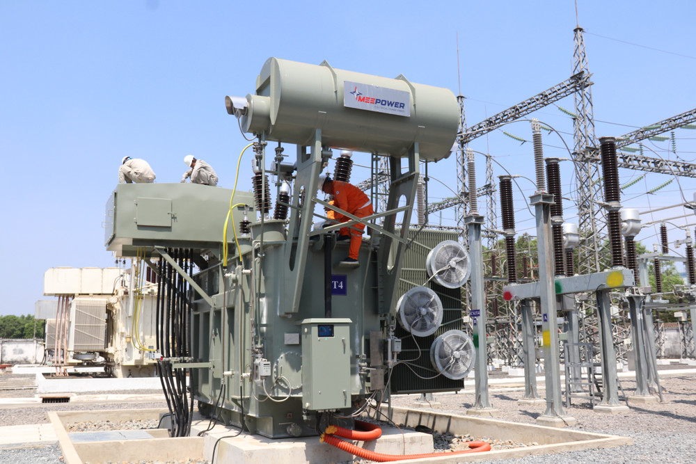 Máy biến áp (MBA) thứ 3 tại Trạm biến áp 110kV An Phước (thành phố Đồng Nai) được EVNSPC đóng điện, đưa vào vận hành từ tháng 4/2026, góp phần tăng cường năng lực cung cấp điện cho khu vực phía Nam tỉnh Đồng Nai, đặc biệt là địa bàn Long Thành và các khu công nghiệp trọng điểm. 6.jpg