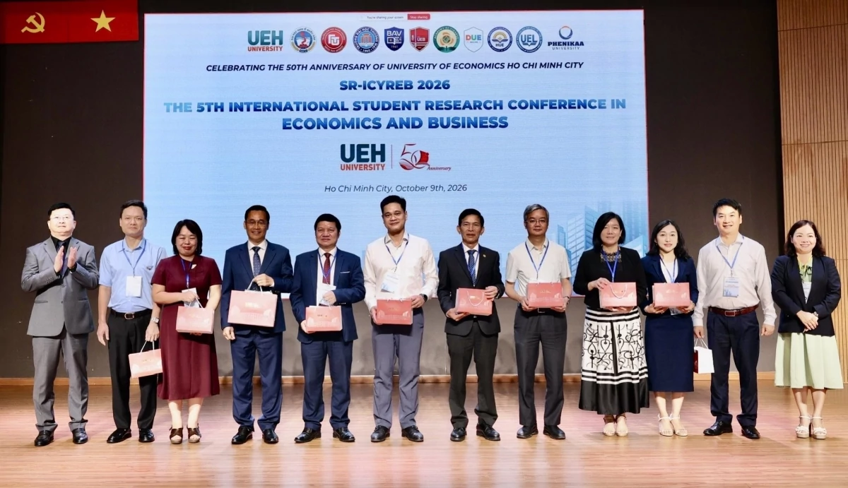 Tăng trưởng kinh tế, giới hạn phát thải được chuyên gia quốc tế quan tâm Tăng trưởng kinh tế, giới hạn phát thải được chuyên gia quốc tế quan tâm